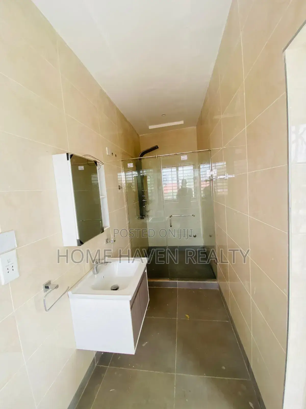 4bdrm House in Oyarifa for sale