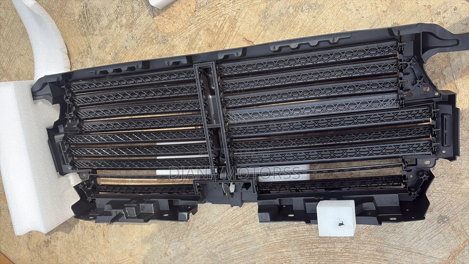 Ford F-150 2018-2020 Shutter Grille With Motor