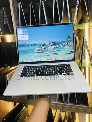 Laptop Apple MacBook Pro 2019 16GB Intel Core i7 SSD 512GB