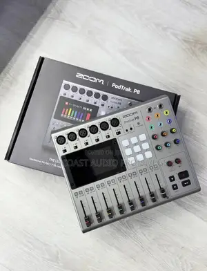 Zoom Podtrak P8 Portable Multitrack Podcast Recorder