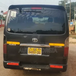 Toyota HiAce 2013 Black