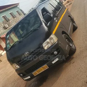 Toyota HiAce 2013 Black