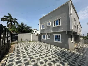 9bdrm Apartment in Ashongman, Ashomang Estate for sale
