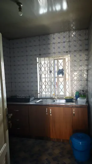 9bdrm Apartment in Ashongman, Ashomang Estate for sale