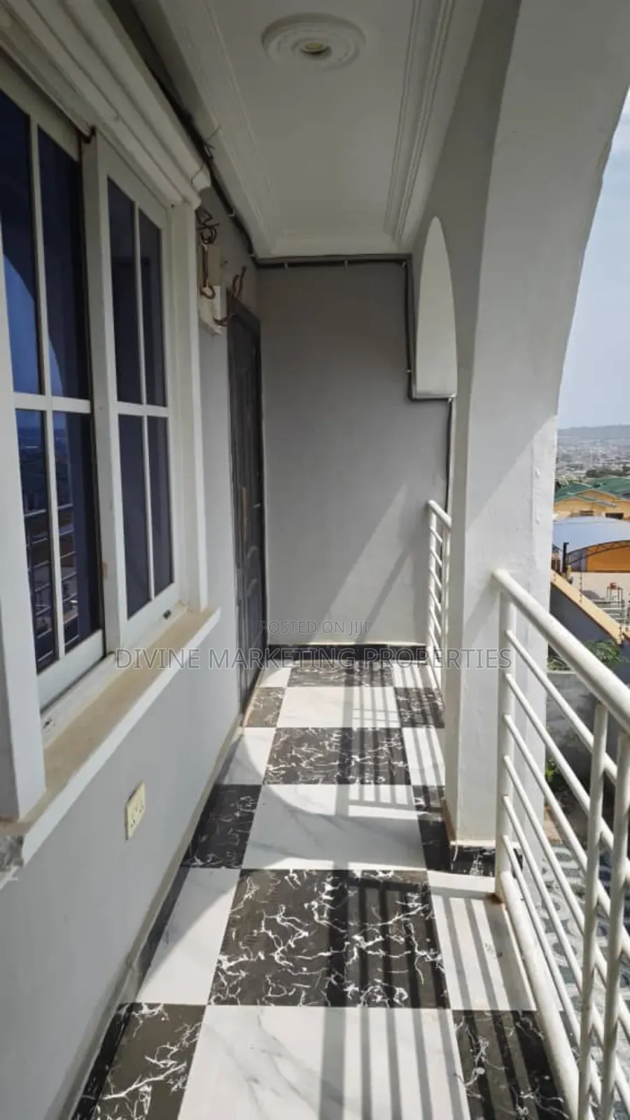 9bdrm Apartment in Ashongman, Ashomang Estate for sale