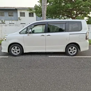 Toyota Voxy 2011 White