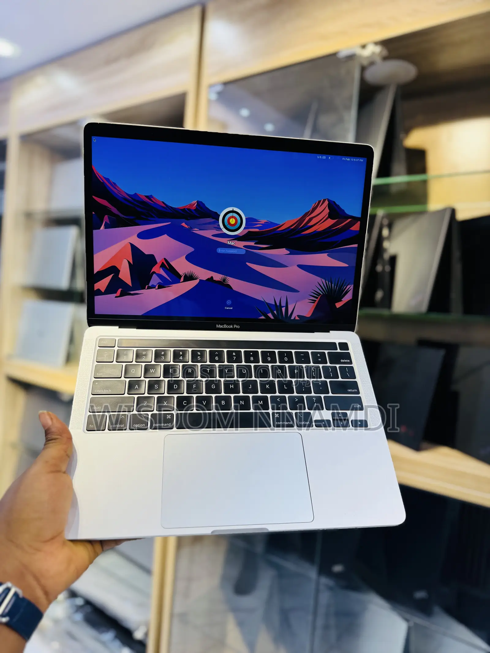 Laptop Apple MacBook Pro 2020 8GB Intel Core i5 SSD 256GB