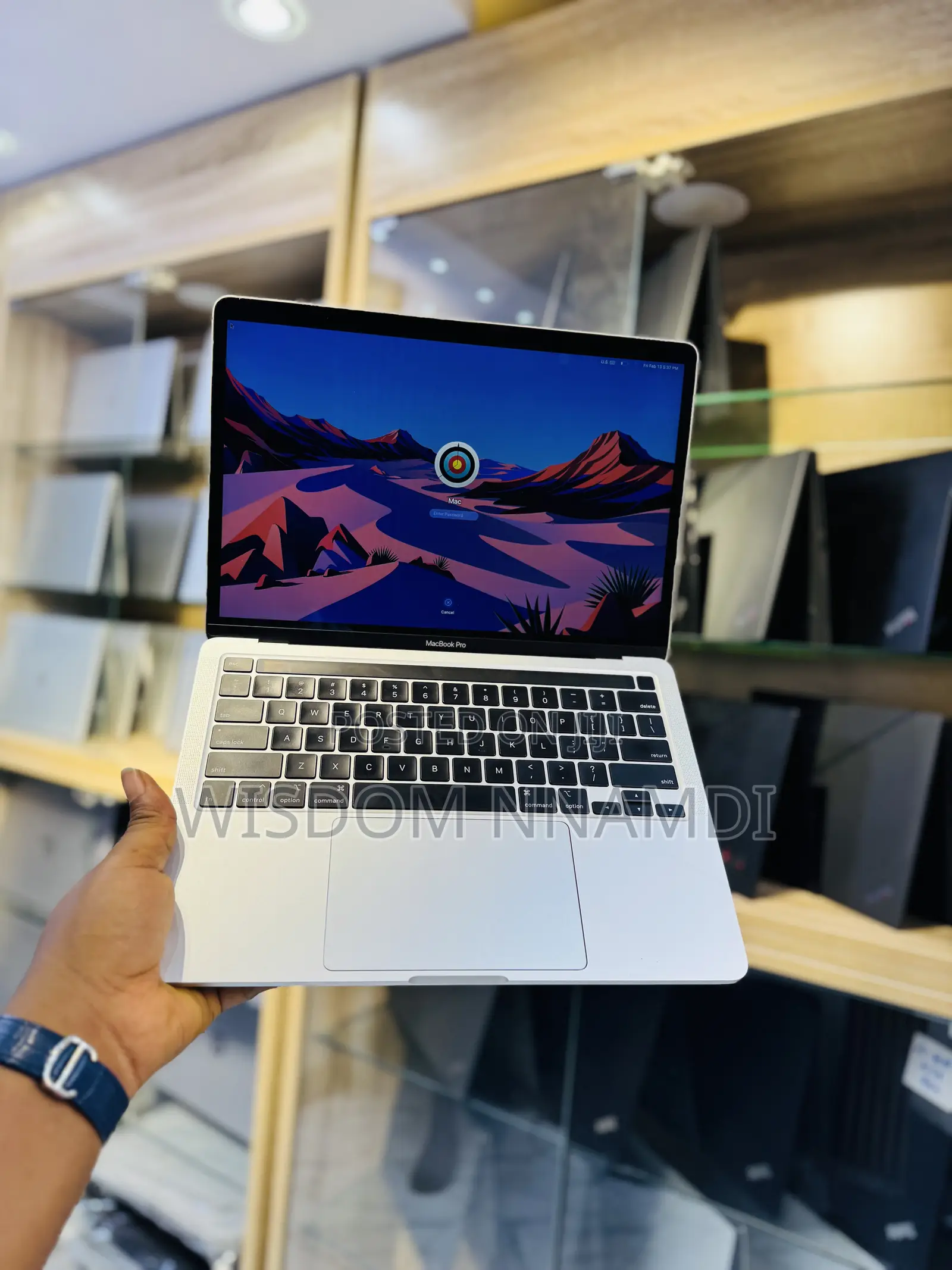 Laptop Apple MacBook Pro 2020 8GB Intel Core i5 SSD 256GB
