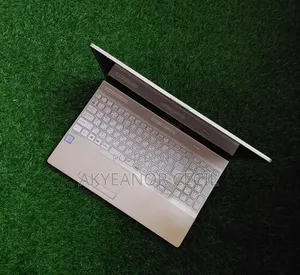 New Laptop Fujitsu 8GB Intel Core i3 SSD 256GB