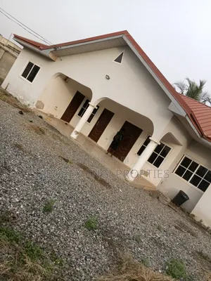 4bdrm House in Amrahia, Adenta for rent