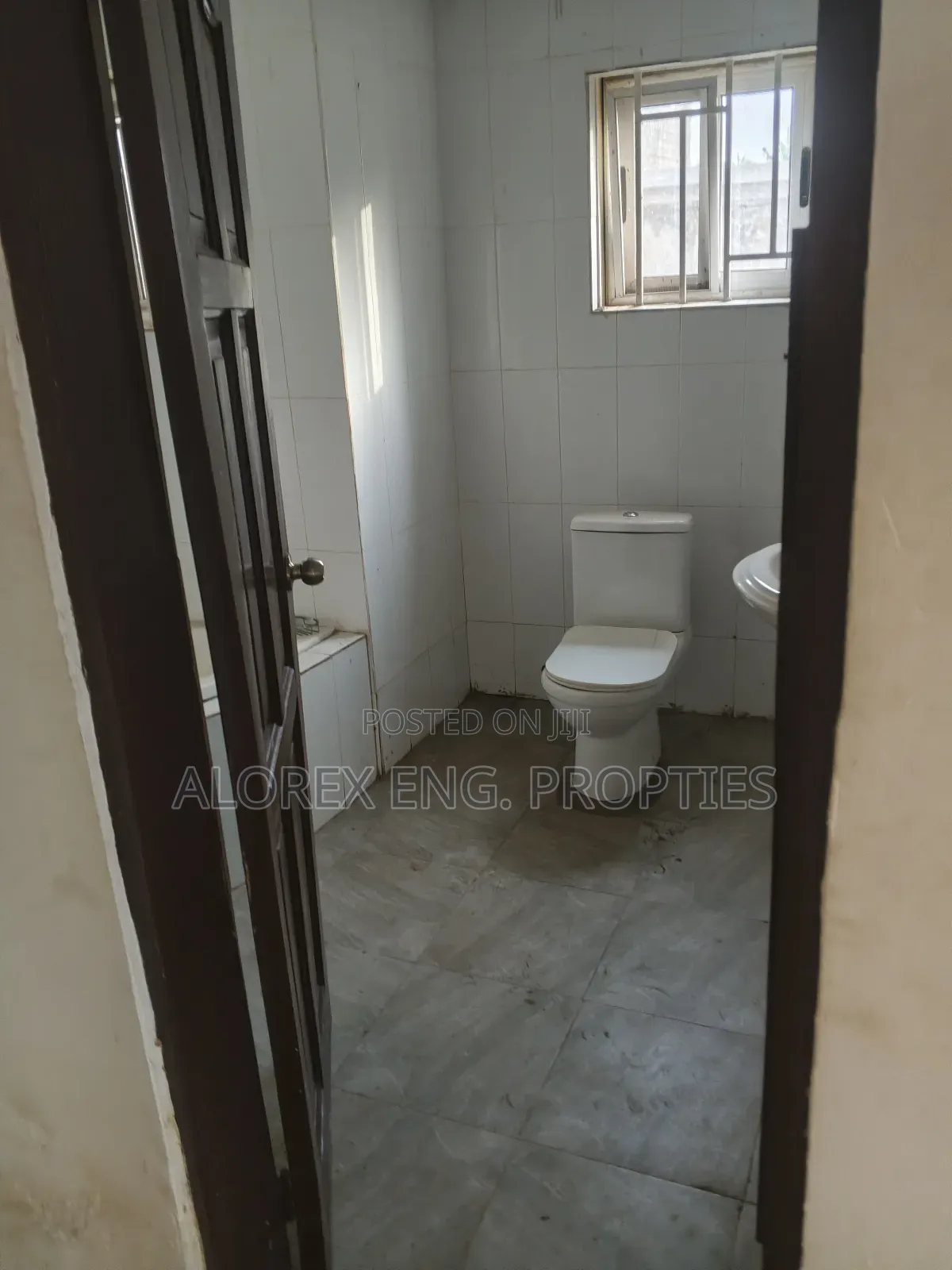 4bdrm House in Amrahia, Adenta for rent