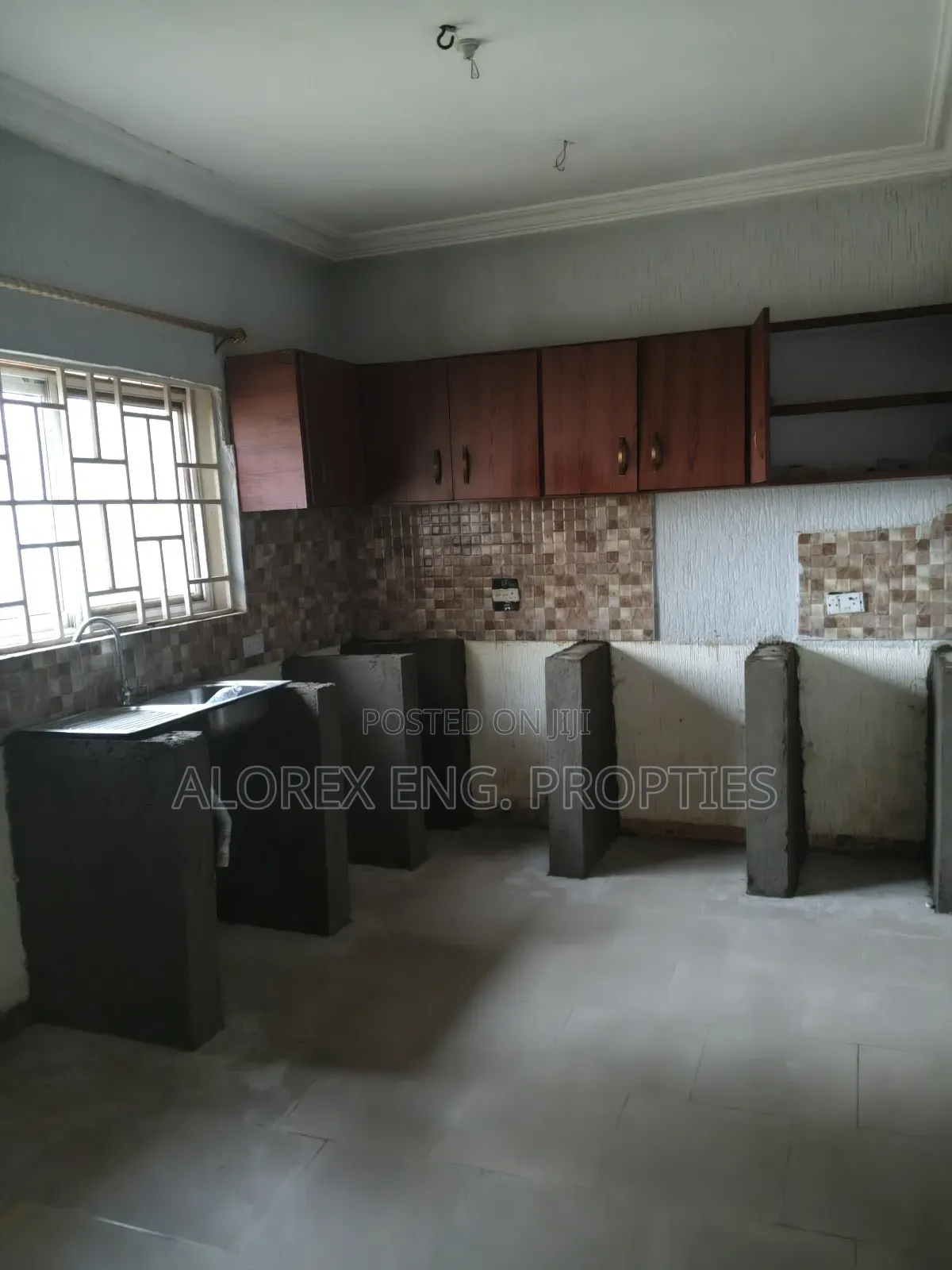 4bdrm House in Amrahia, Adenta for rent
