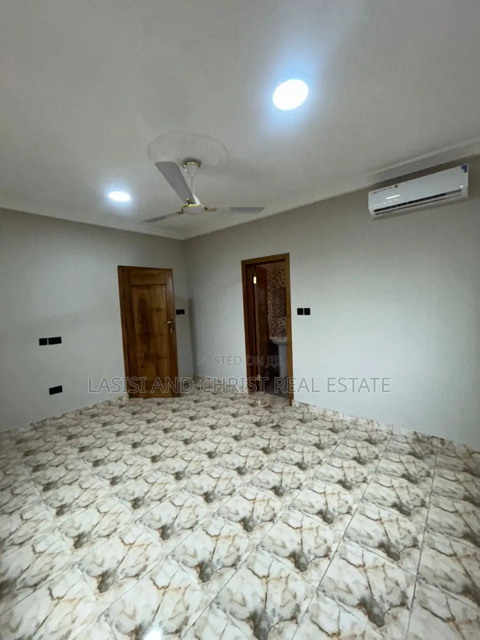 2bdrm Apartment in Lasisi And Christ, Ablekuma for rent