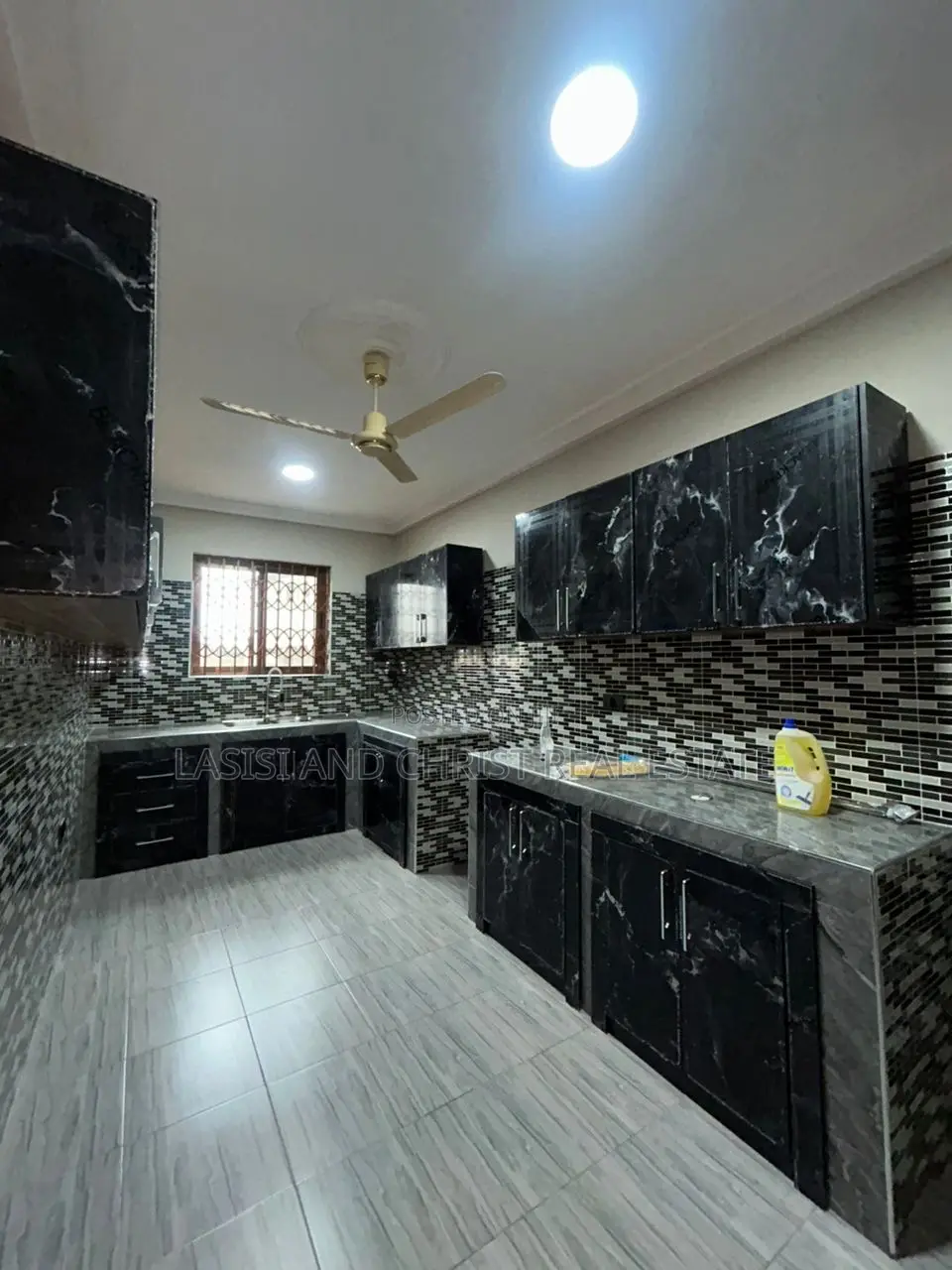2bdrm Apartment in Lasisi And Christ, Ablekuma for rent