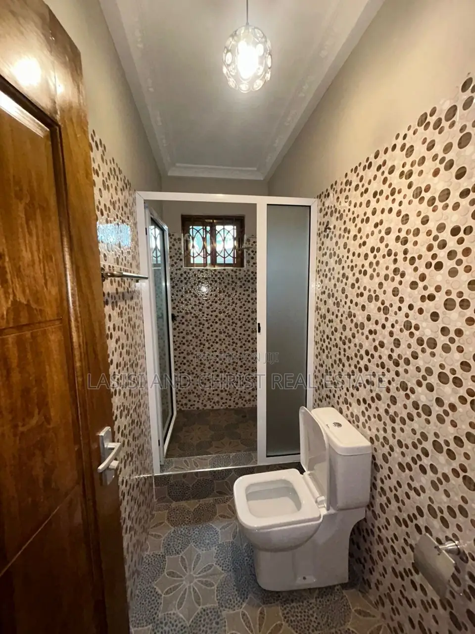 2bdrm Apartment in Lasisi And Christ, Ablekuma for rent