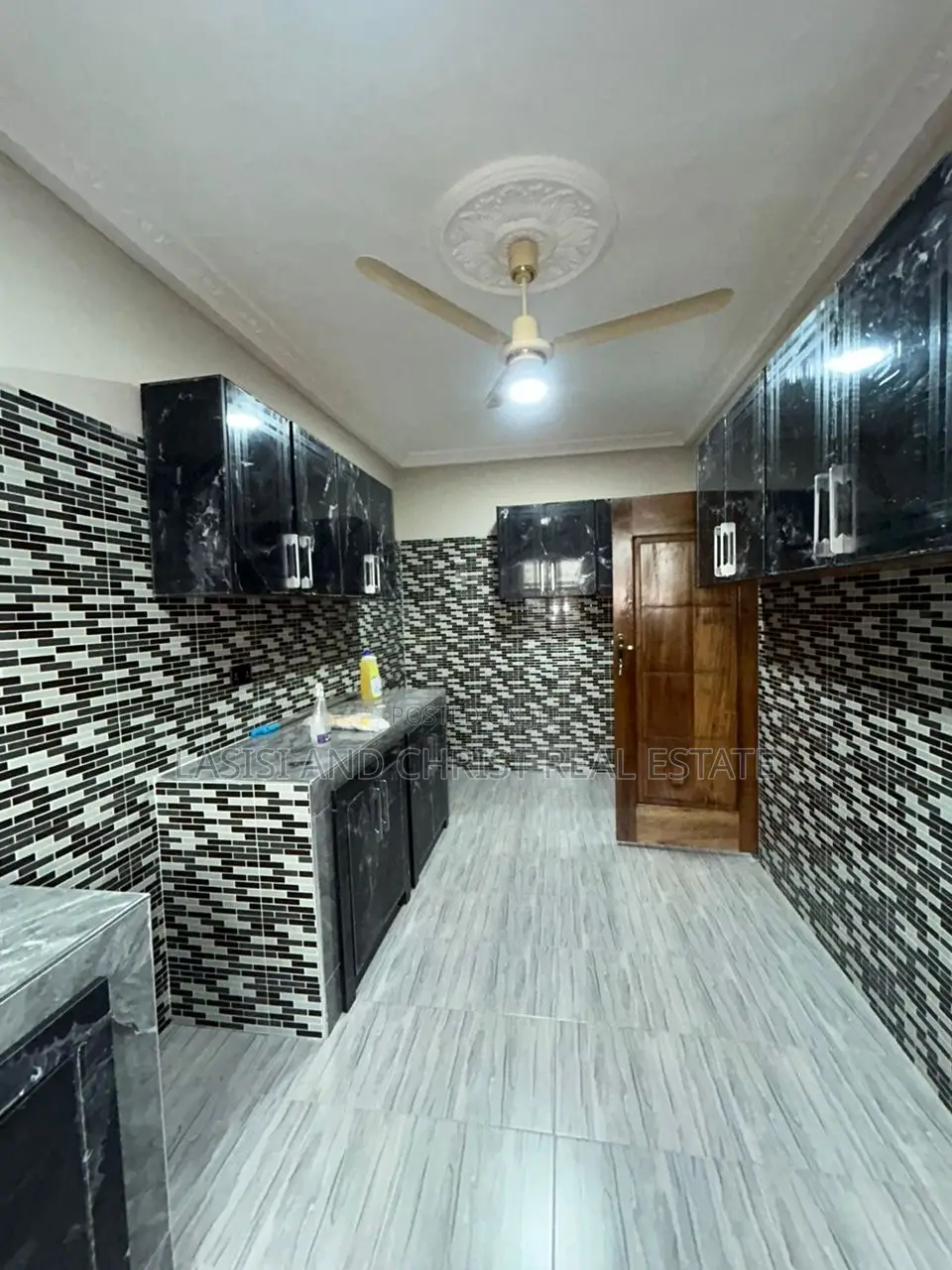 2bdrm Apartment in Lasisi And Christ, Ablekuma for rent