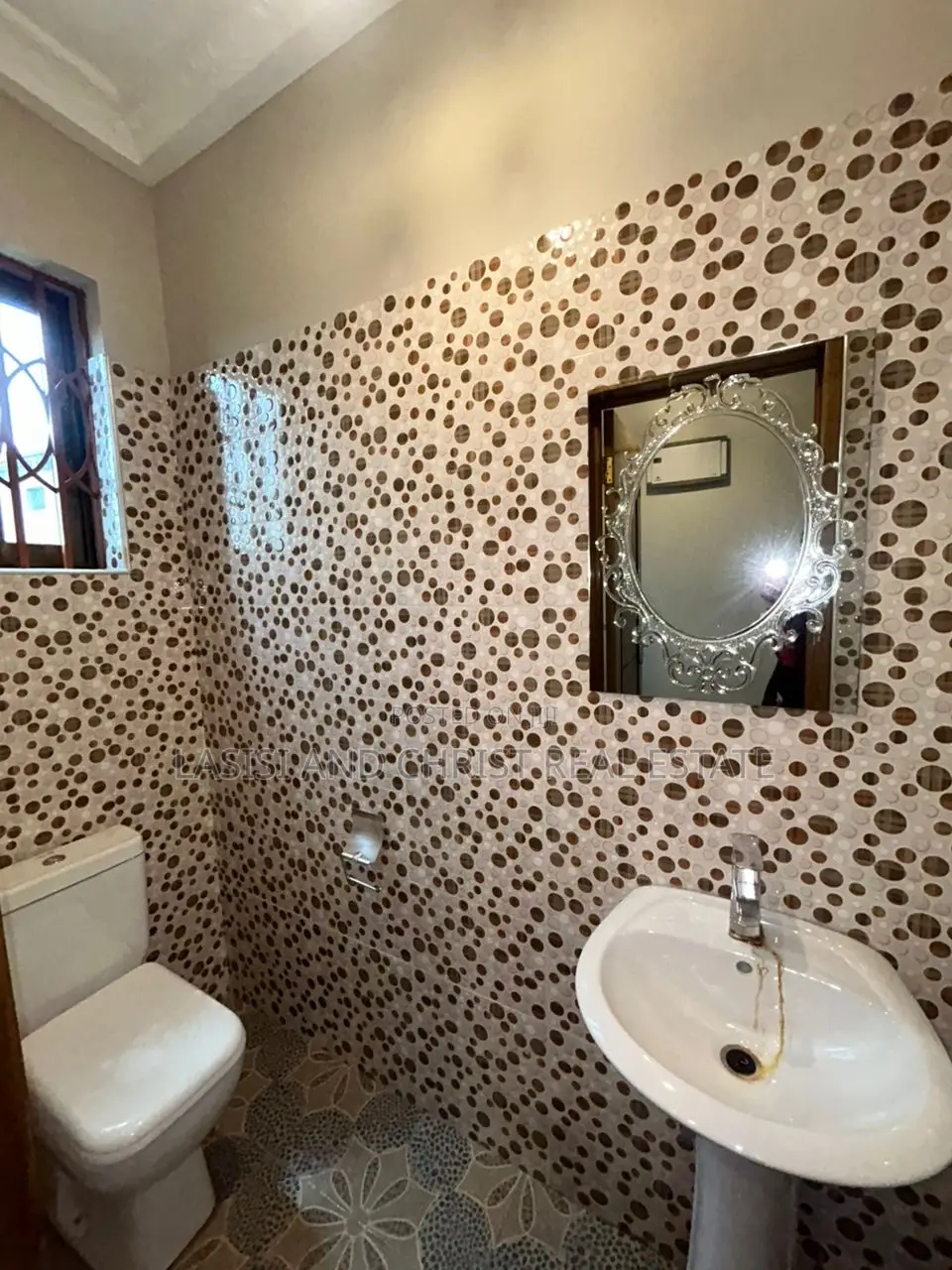 2bdrm Apartment in Lasisi And Christ, Ablekuma for rent