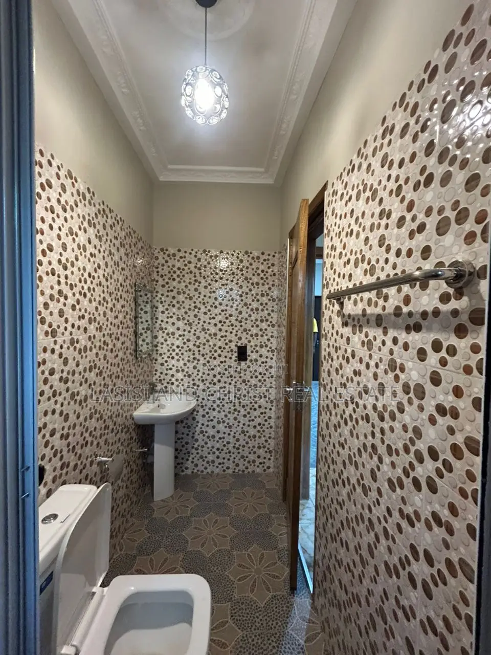 2bdrm Apartment in Lasisi And Christ, Ablekuma for rent