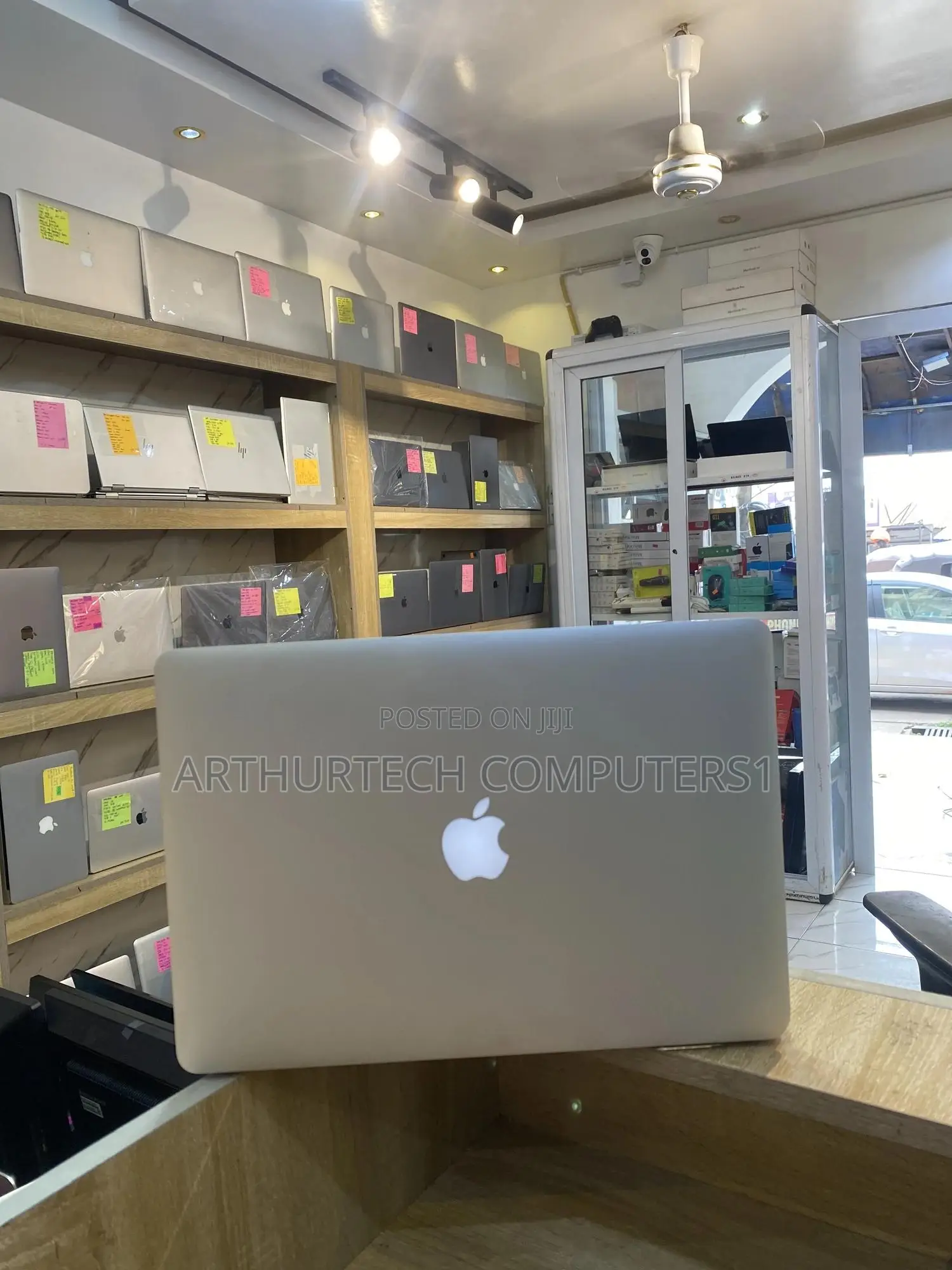 Laptop Apple MacBook Pro 2015 16GB Intel Core i7 SSD 256GB
