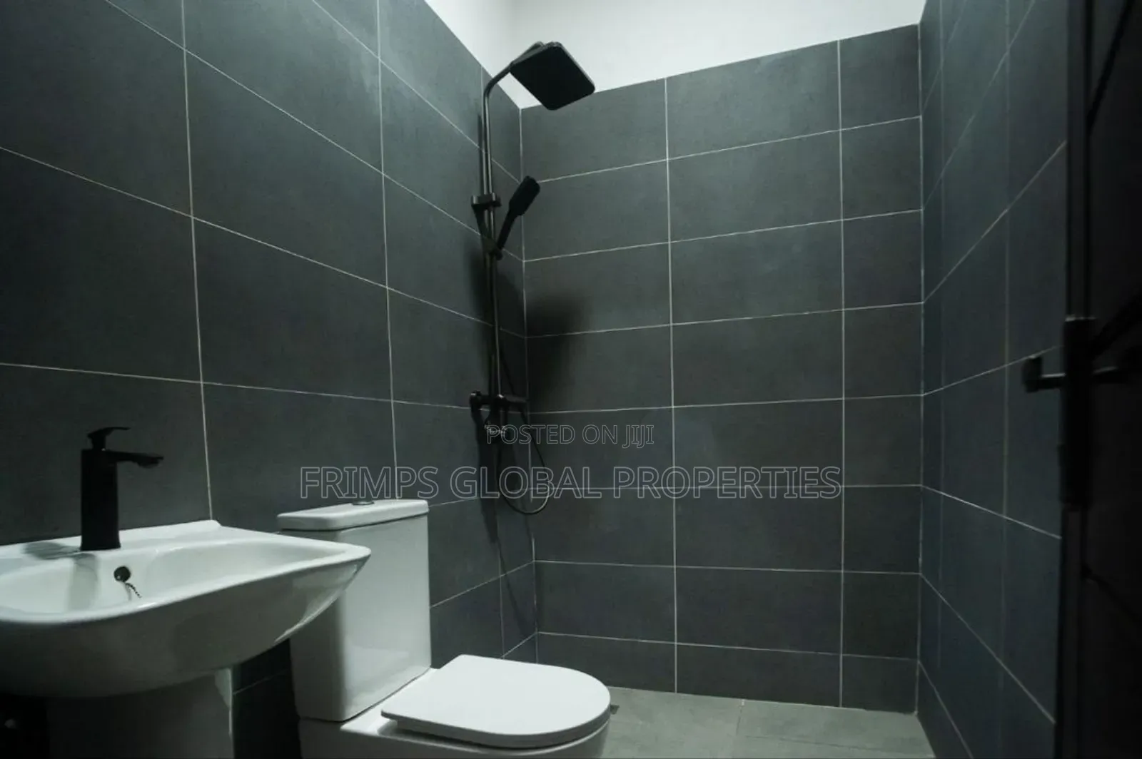 3bdrm House in Ashaley Botwe for sale