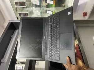 Laptop Dell Latitude 3590 16GB Intel Core i5 HDD+SSD 256GB