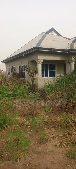 3bdrm House in Grade 1 Estate, Kumasi Metropolitan for sale
