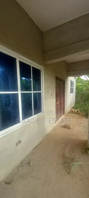 3bdrm House in Grade 1 Estate, Kumasi Metropolitan for sale