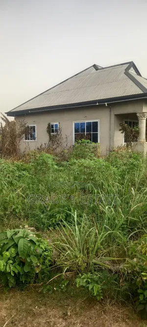 3bdrm House in Grade 1 Estate, Kumasi Metropolitan for sale
