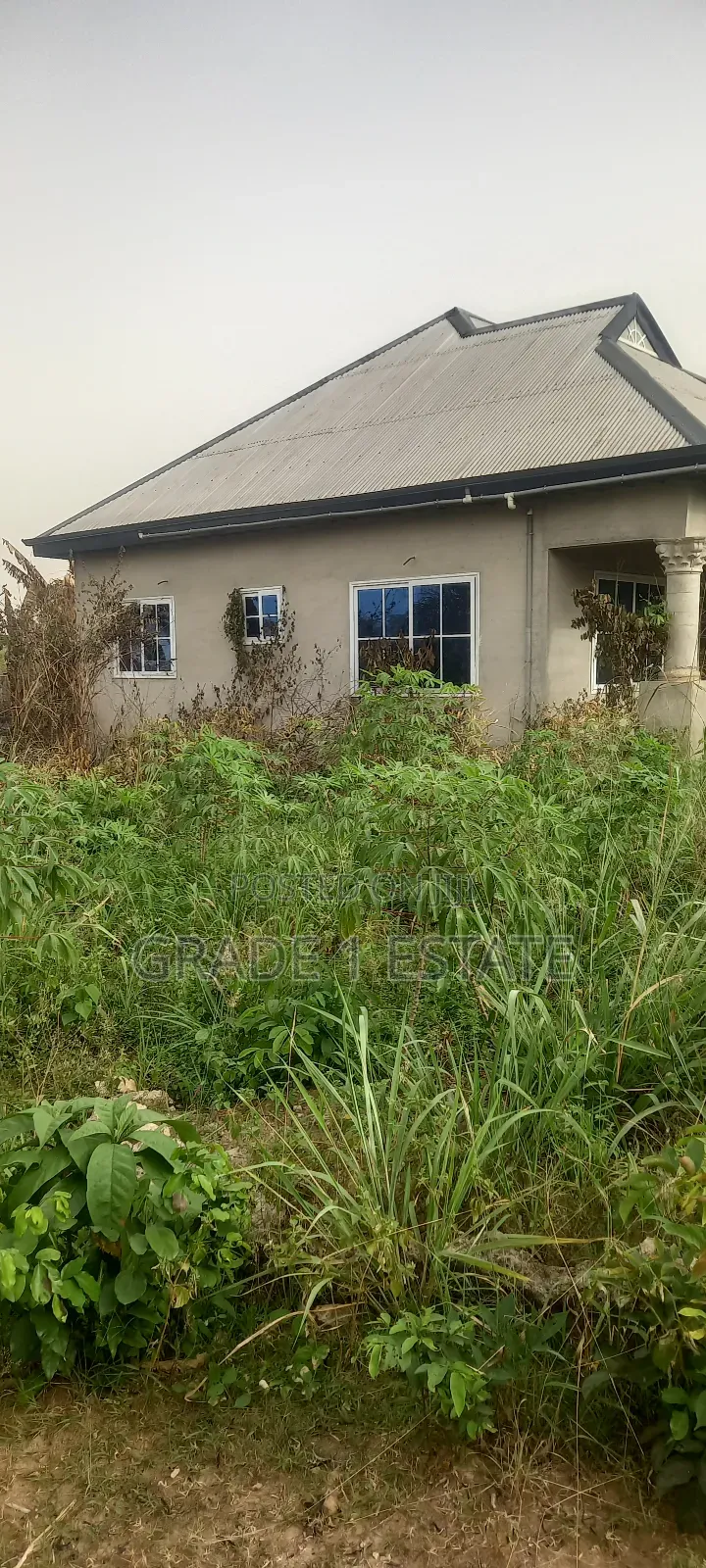 3bdrm House in Grade 1 Estate, Kumasi Metropolitan for sale