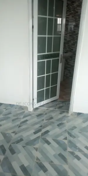 3bdrm House in De-Icons Real Estate, Awutu Senya East Municipal