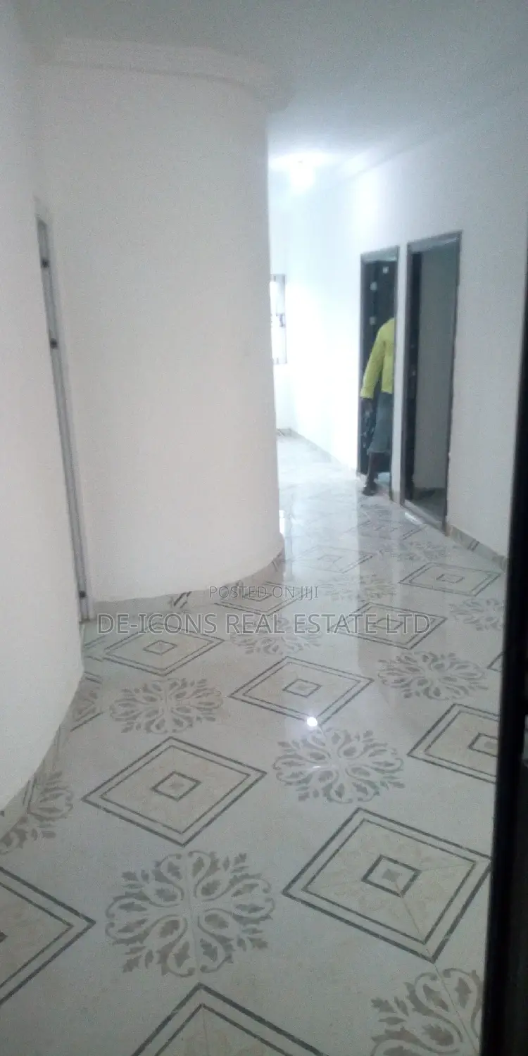 3bdrm House in De-Icons Real Estate, Awutu Senya East Municipal