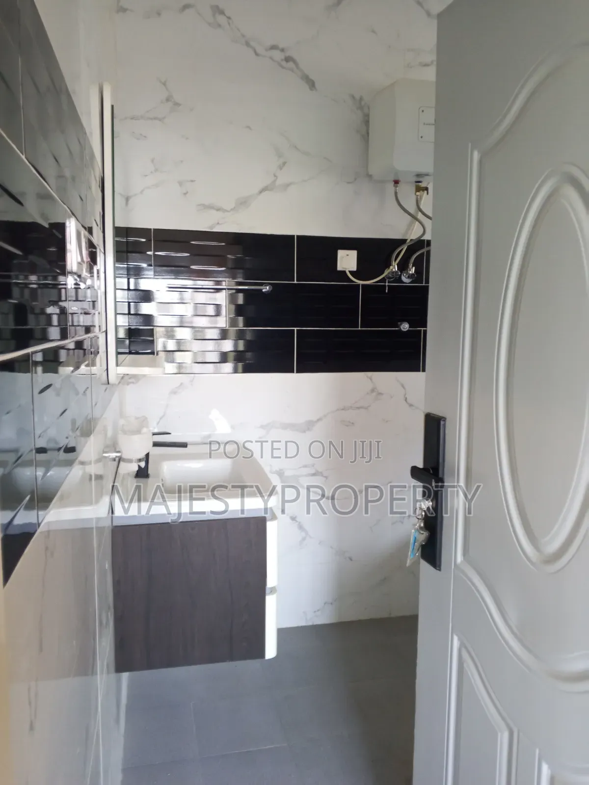 4bdrm Duplex in Community 18, Spintex for rent