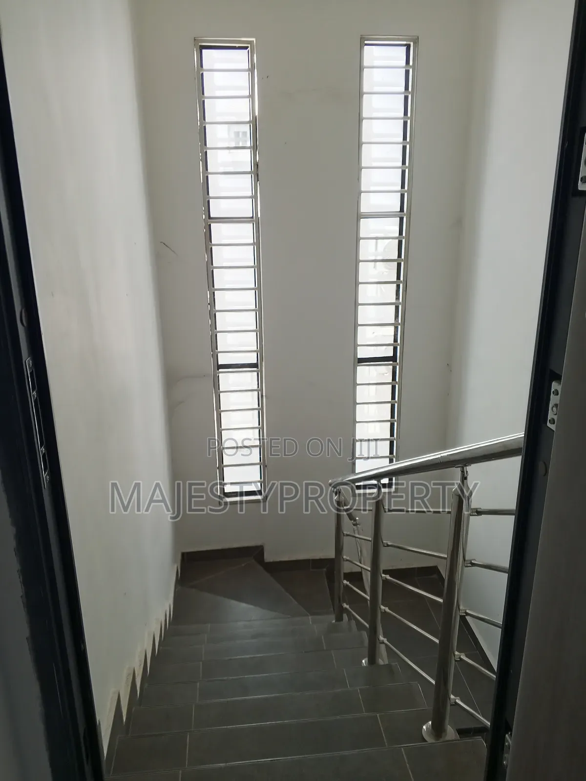 4bdrm Duplex in Community 18, Spintex for rent