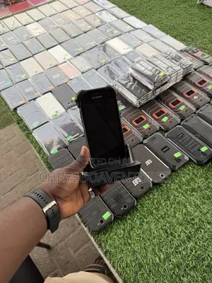 BLU 5.0 HD LTE 8 GB Black