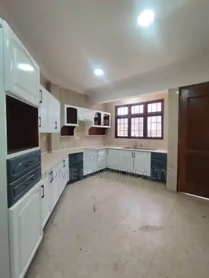 15bdrm House in Roman Ridge for rent