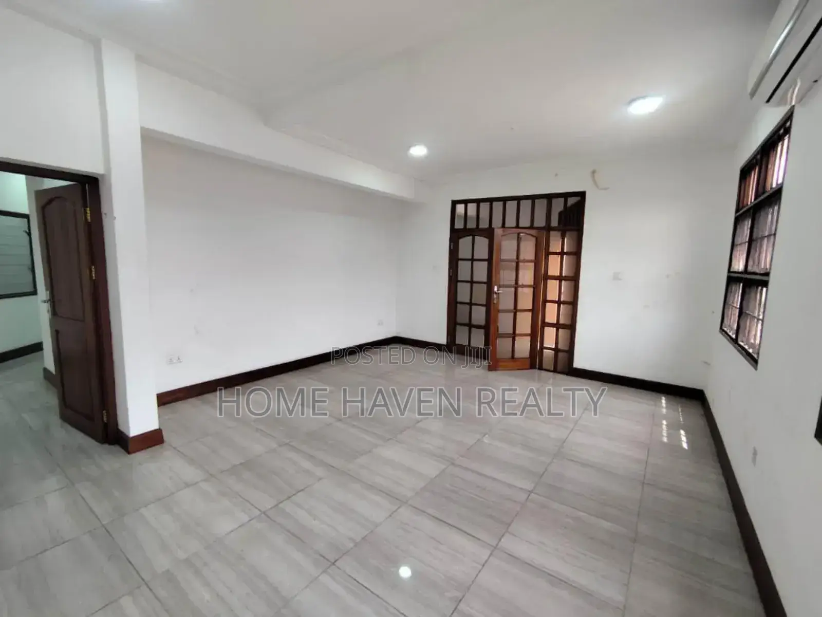 15bdrm House in Roman Ridge for rent