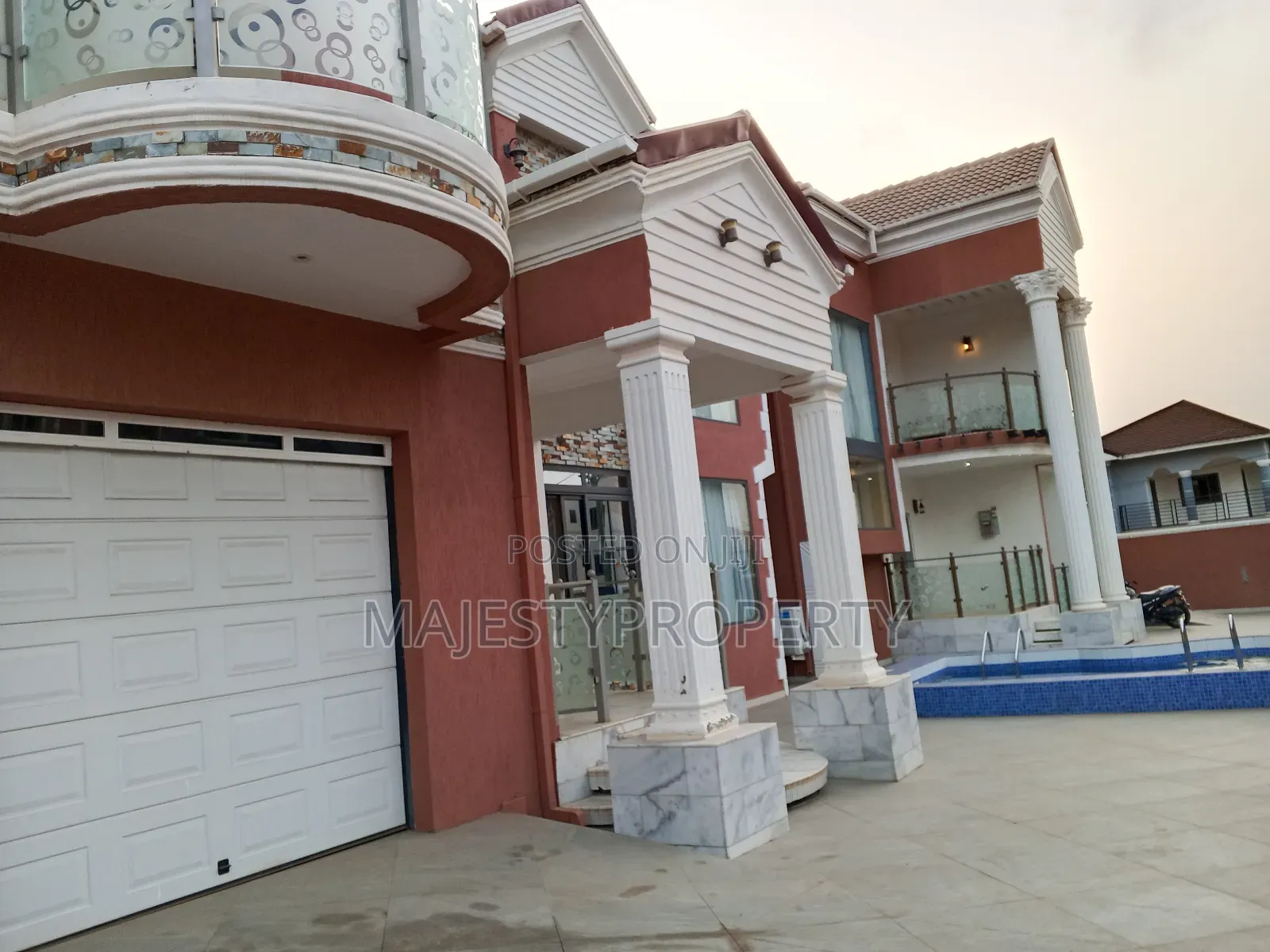 5bdrm Townhouse / Terrace in Community 18, Spintex for rent