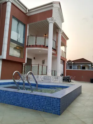 5bdrm Townhouse / Terrace in Community 18, Spintex for rent