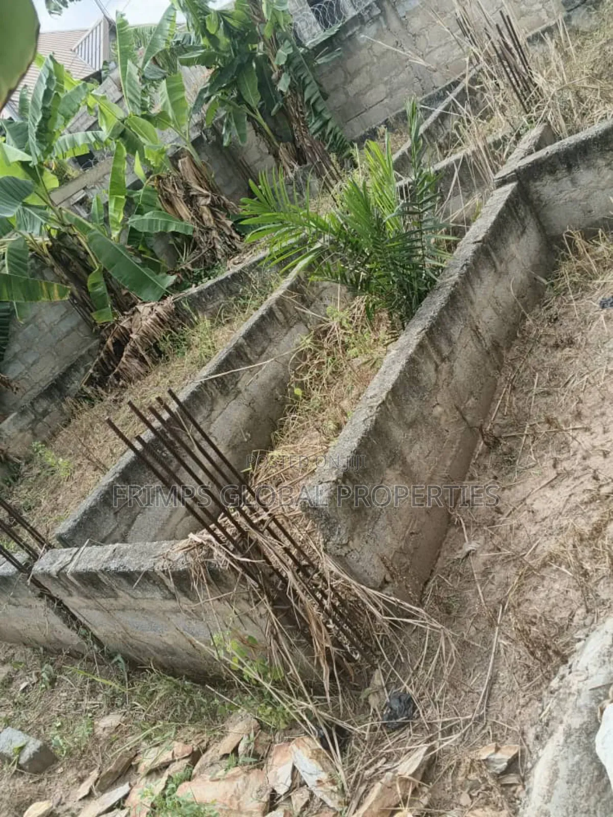 Land With 2 Bedrm Footing at Teiman. Oyarifa. Bap