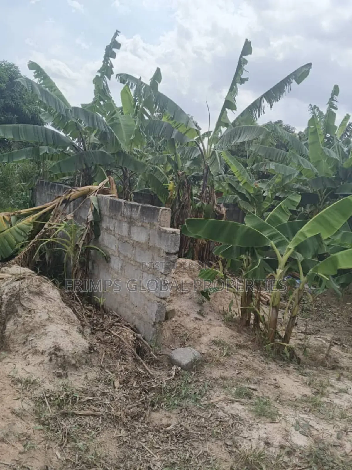 Land With 2 Bedrm Footing at Teiman. Oyarifa. Bap