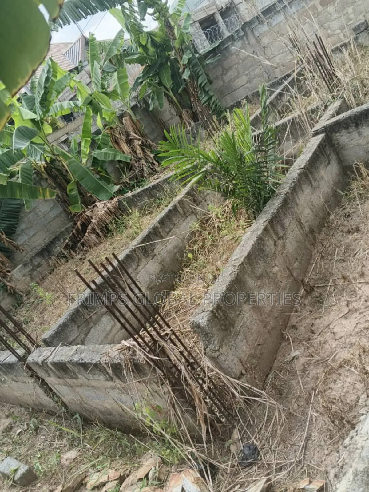 Land With 2 Bedrm Footing at Teiman. Oyarifa. Bap