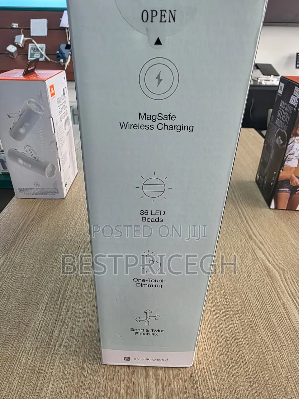 Greenlion
Magled Desk Lamp