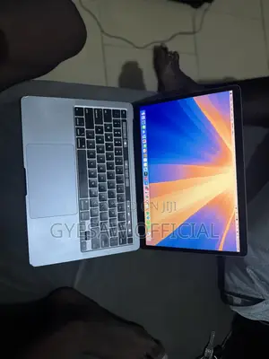 Laptop Apple MacBook Pro 2020 8GB Intel Core i5 SSD 512GB