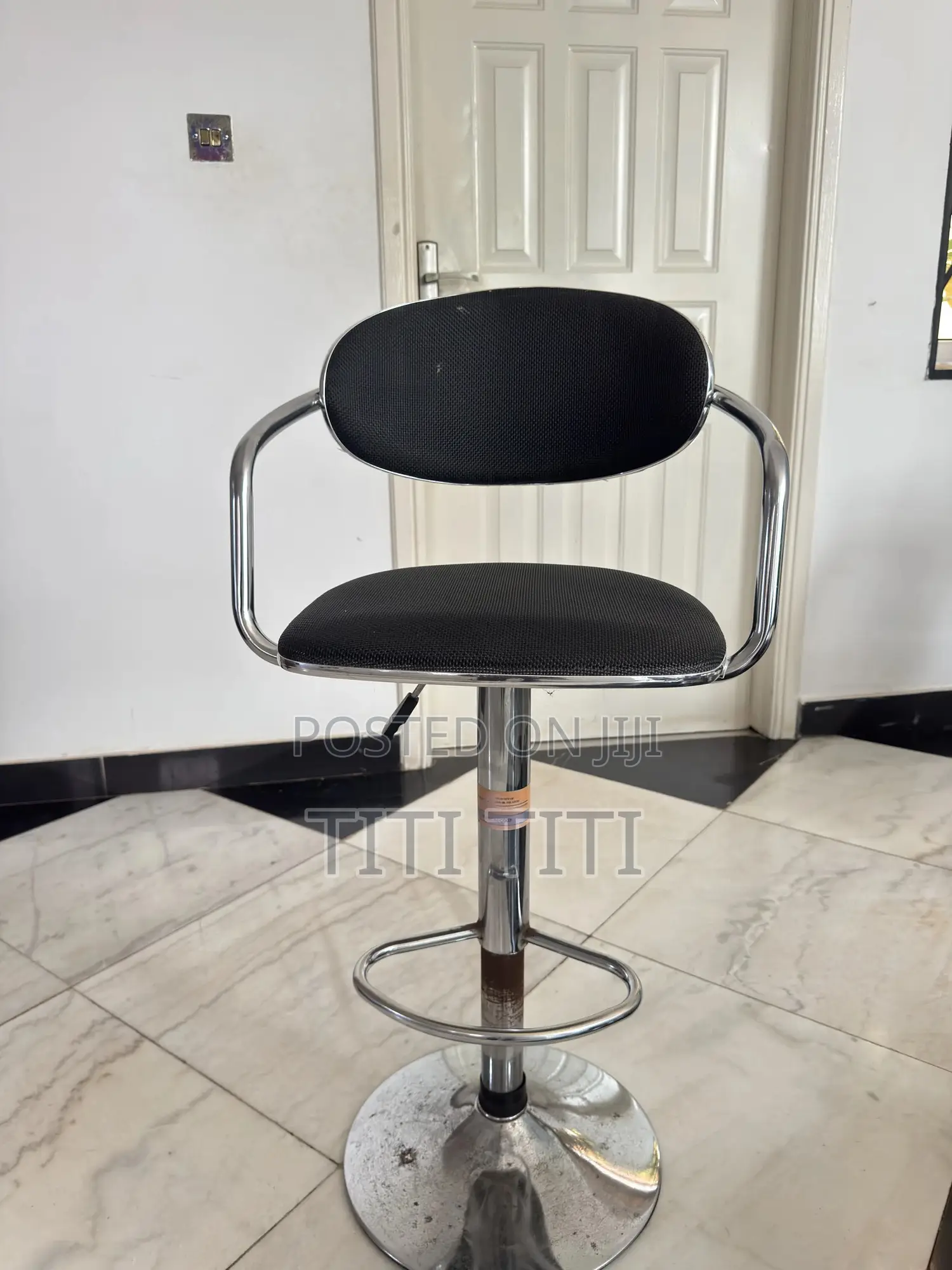 Swivel Bar Stool