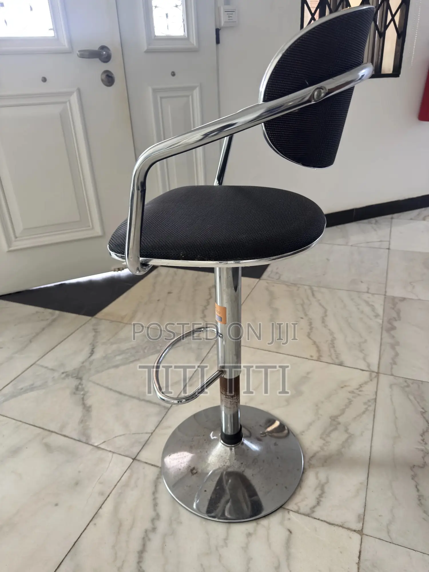 Swivel Bar Stool