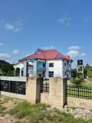 5bdrm House in Beautiful House, Cape Coast Metropolitan for sale