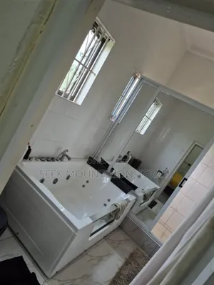 5bdrm House in Beautiful House, Cape Coast Metropolitan for sale
