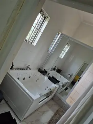 5bdrm House in Beautiful House, Cape Coast Metropolitan for sale