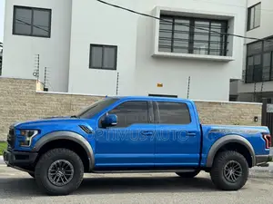 Ford F-150 Raptor 4x4 SuperCrew Cab Styleside 5.5 ft. box 145 in. WB