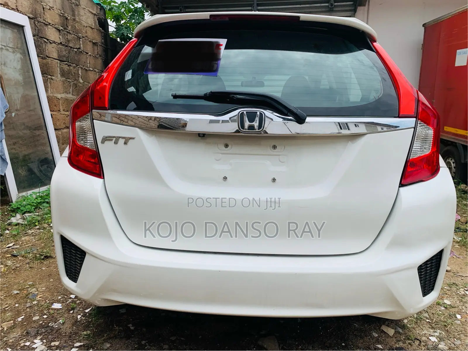 Honda Fit LX 4dr Hatchback (1.5L 4cyl 6M) 2015 White
